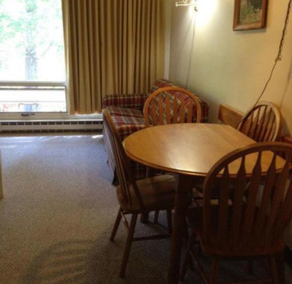 منتجع Evergreen Valley Inn