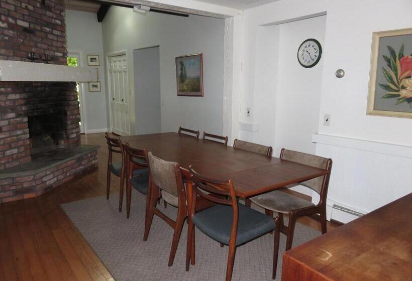 모텔 The Even Tide