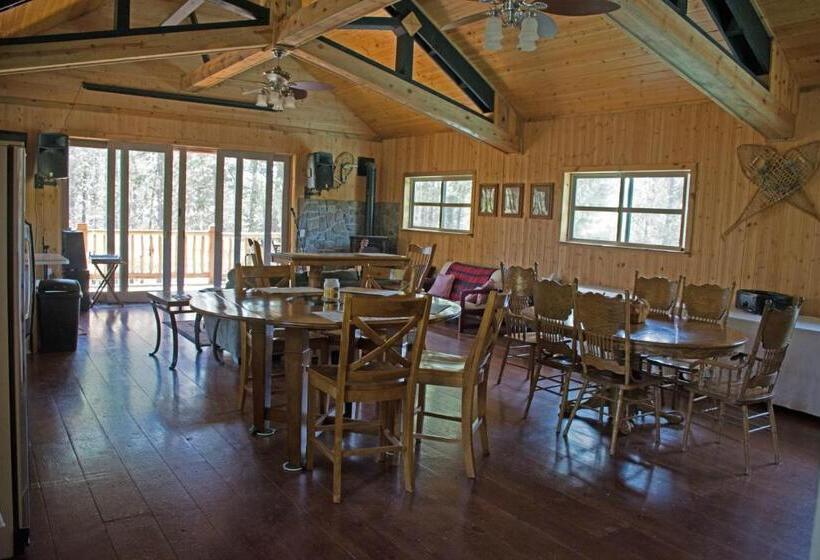 호텔 Diamondstone Guest Lodges