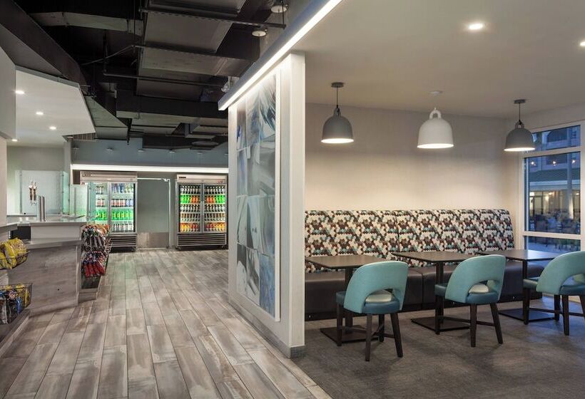 Hotel Fairfield Inn & Suites By Marriott Orlando Lake Buena Vista In The Marriott Village