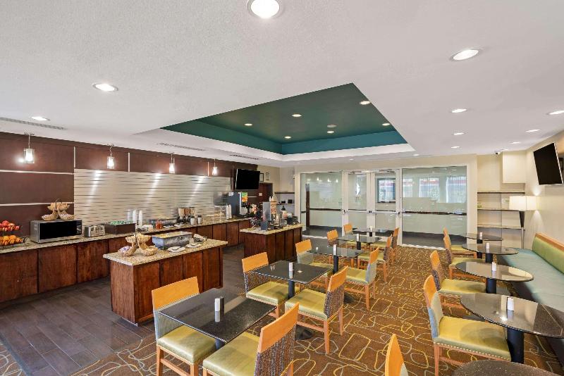 هتل La Quinta By Wyndham Houston Willowbrook