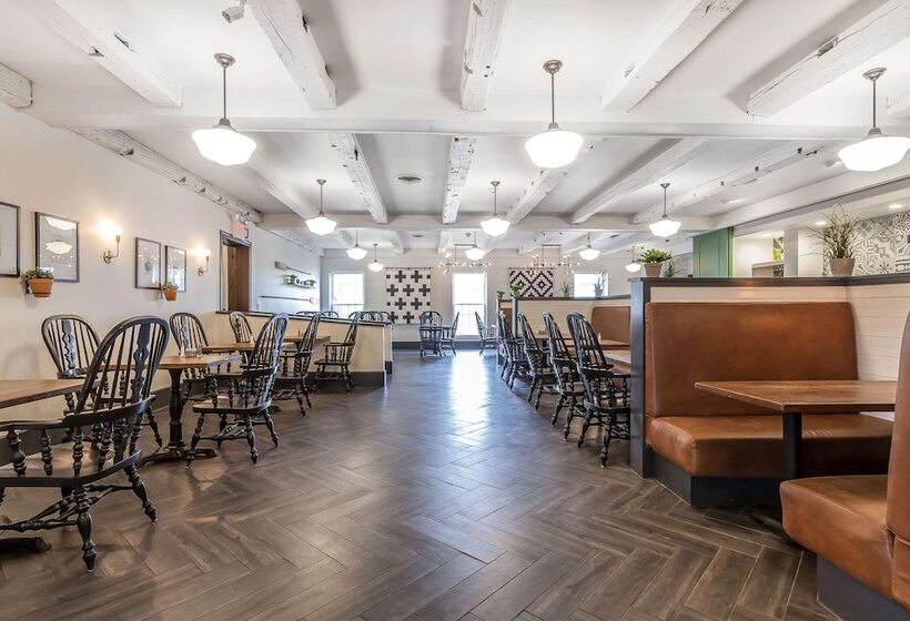 The Aurora Inn Hotel And Event Center