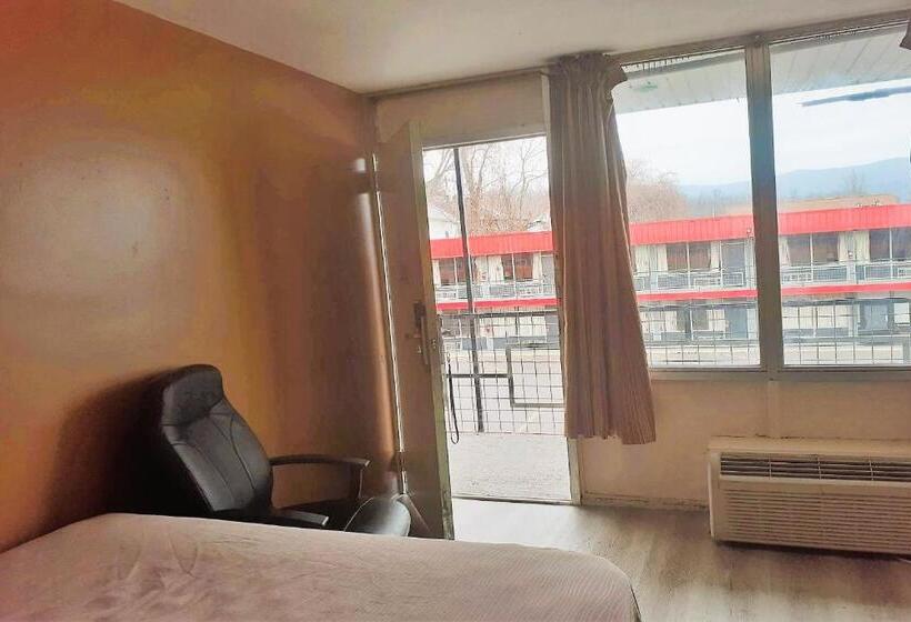 فندق على الطريق Holiday Lodge Virginia