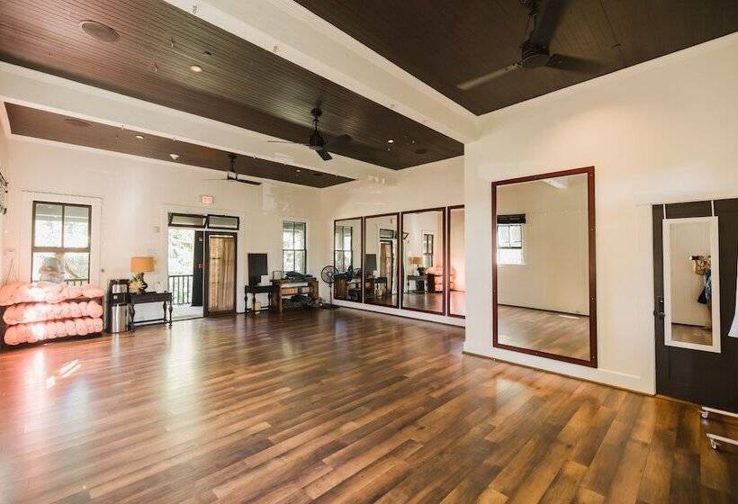 منتجع Lumeria Maui, Educational Retreat Center