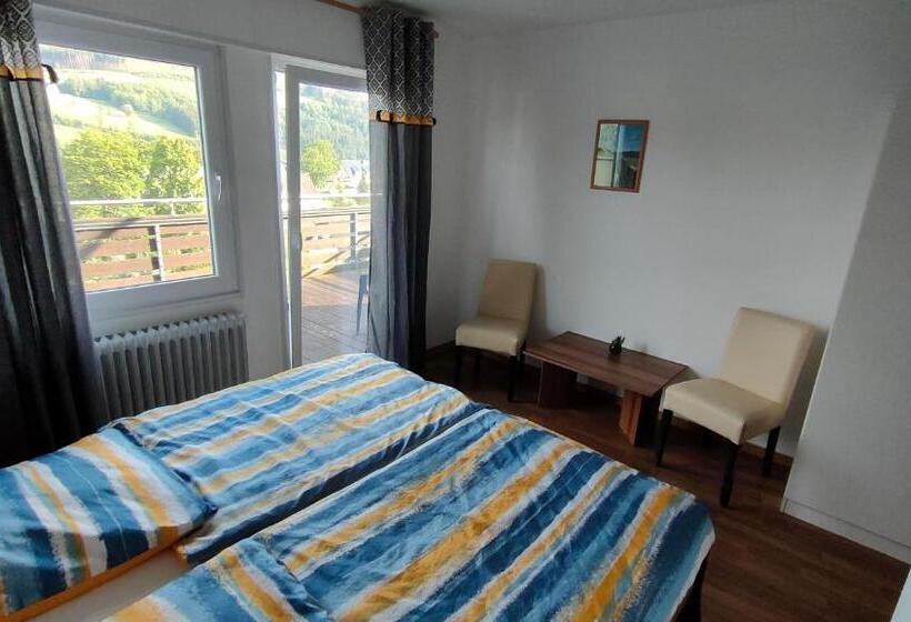 تختخواب و صبحانه Pension Sauerland