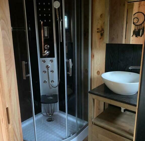 Casa Aan De Plas, B&b Met Sauna En Hottub Of Jacuzzi