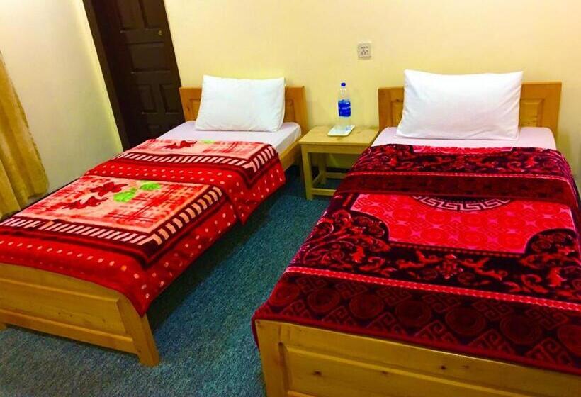 فندق Chitral Inn Resort