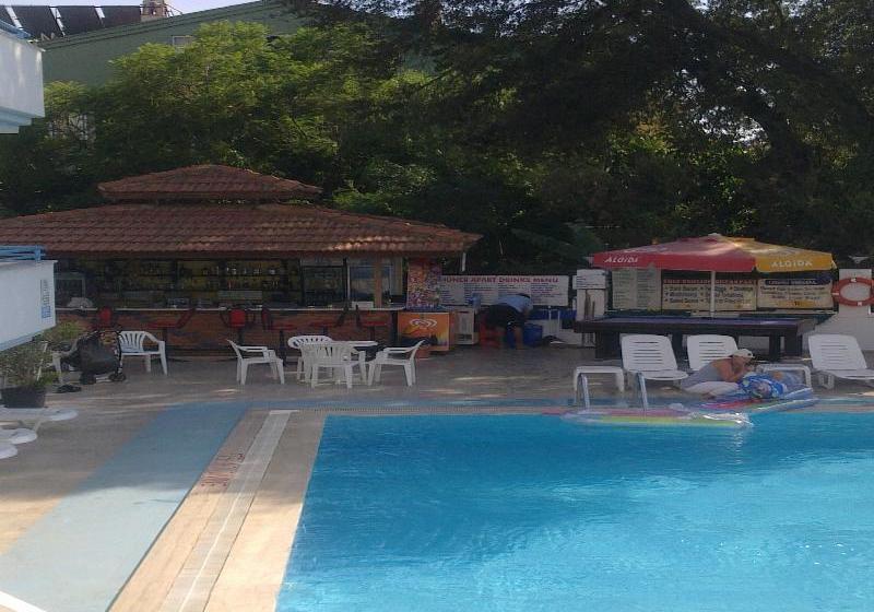 Huner Apartments