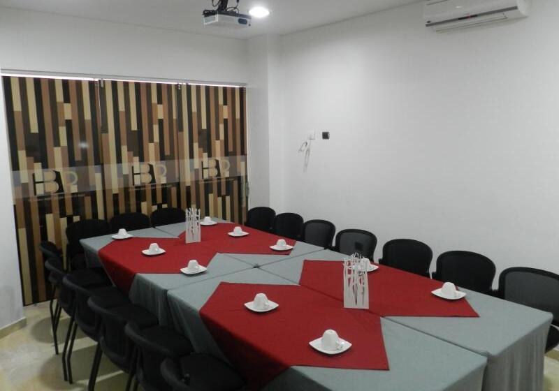 هتل Bolivariana Plaza Medellin