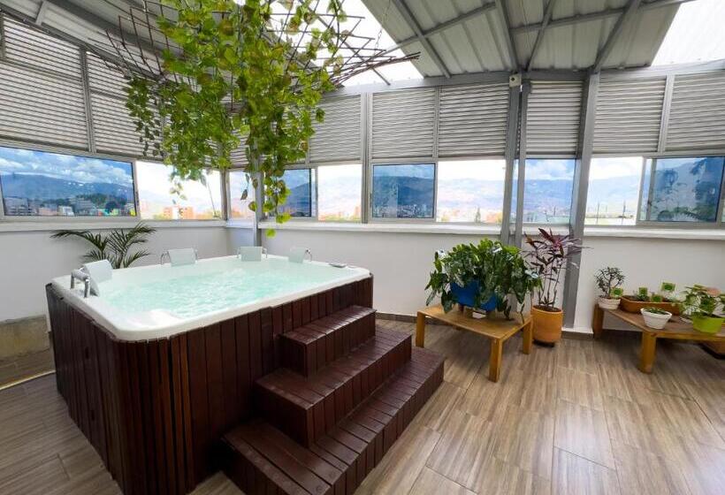 هتل Bolivariana Plaza Medellin