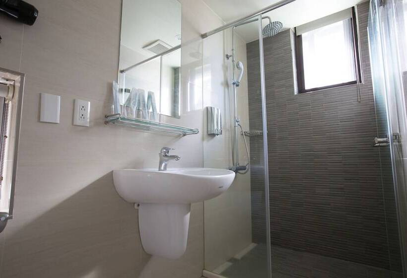 هتل Chingjing Inn