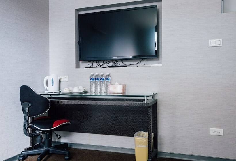 هتل Chingjing Inn