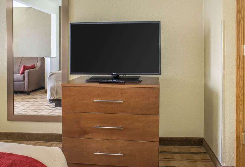 בית מלון כפרי Comfort Inn & Suites Cedar Rapids North  Collins Road