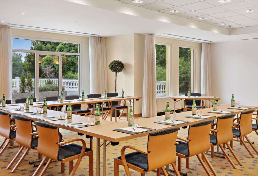 ホテル Dorint Marc Aurel Spa & Golf Resort