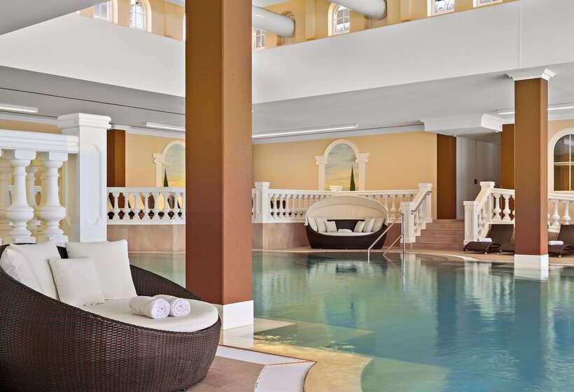 ホテル Dorint Marc Aurel Spa & Golf Resort