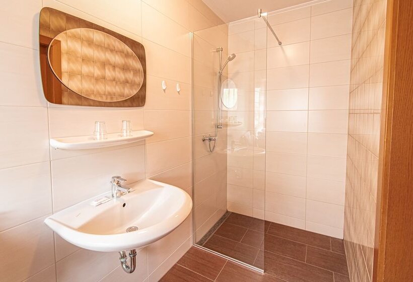 ホテル Gasthof Pöchhacker