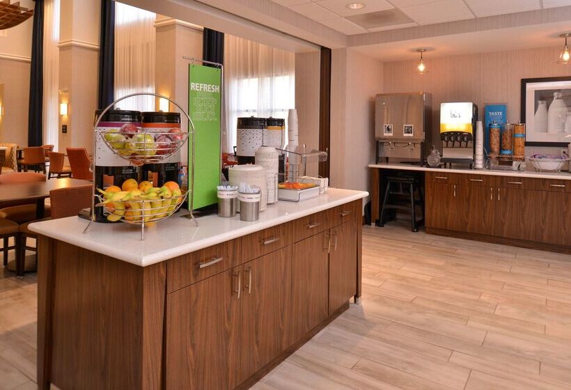 هتل Hampton Inn & Suites Ann Arbor West