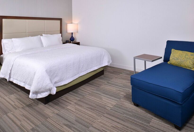 هتل Hampton Inn & Suites Ann Arbor West