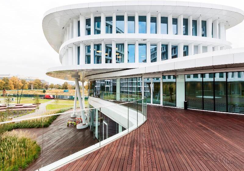 Sound Garden Hotel Airport