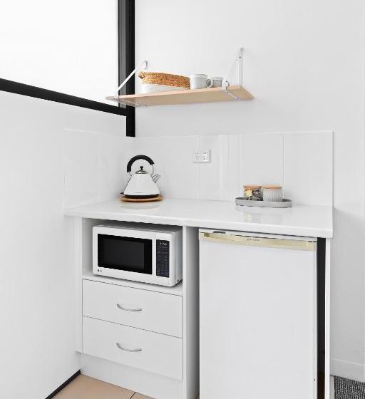 مُتل The Mid Pacific