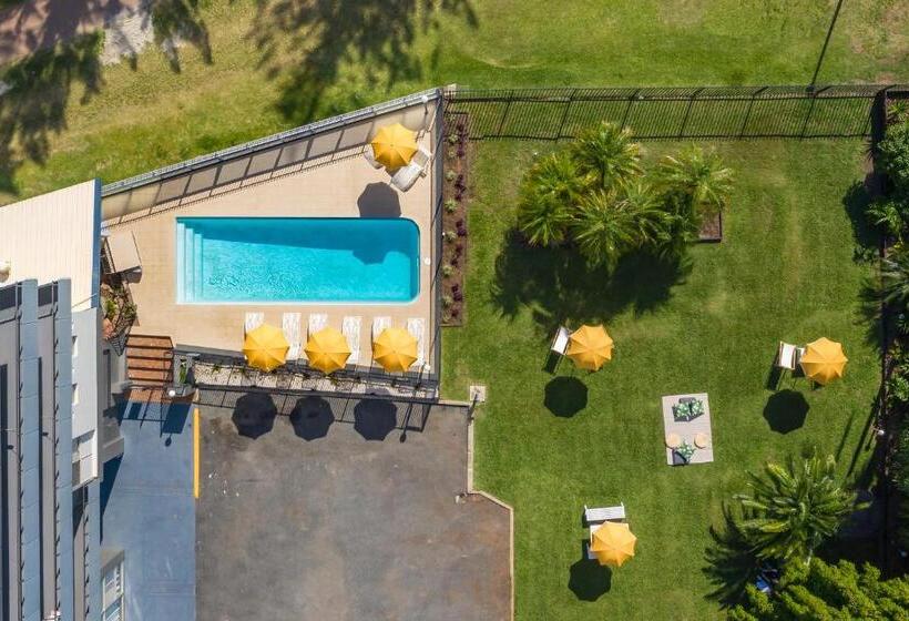 مُتل The Mid Pacific