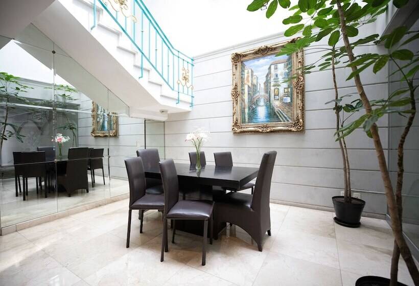 Residence L' Heritage Aristóteles 225 by Bluebay