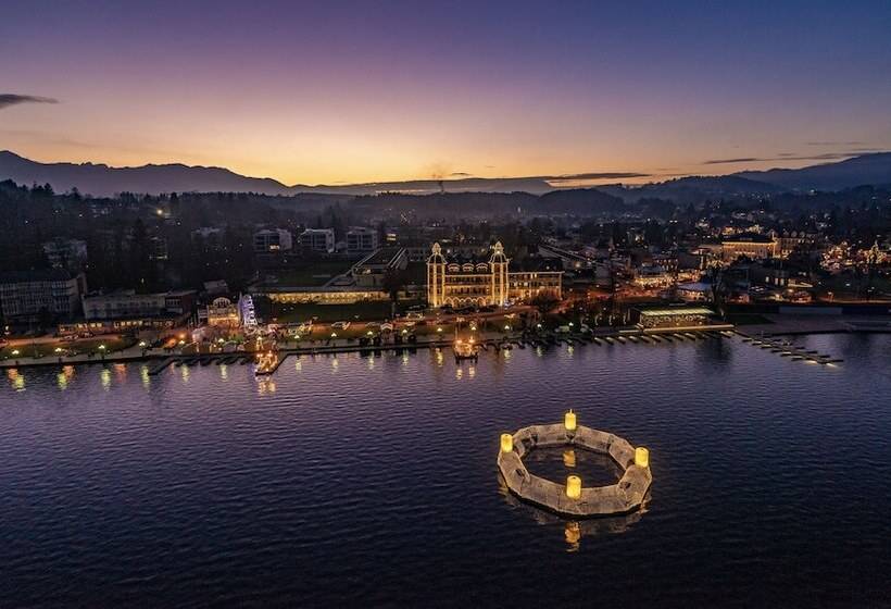 استراحتگاه Barry Memle Directly At The Lake