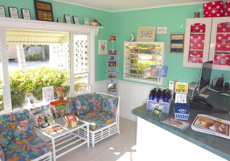 منتجع Waterside Inn On The Beach