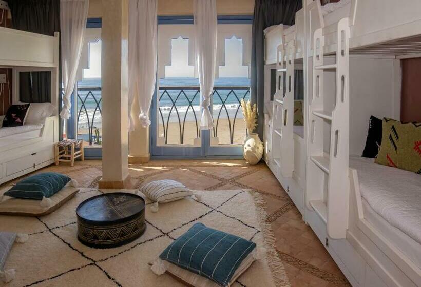 فندق صغير Teddy Pirate   Coliving