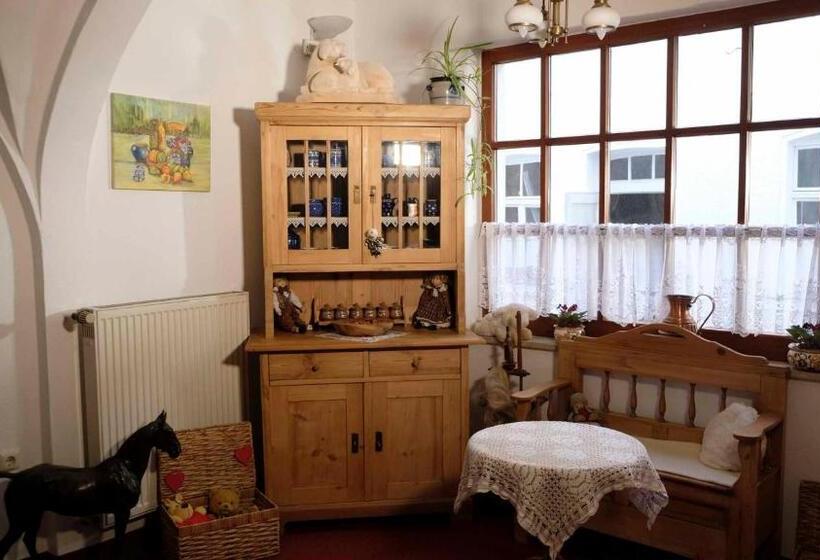 Отель Gasthof Zum Weissen Lamm