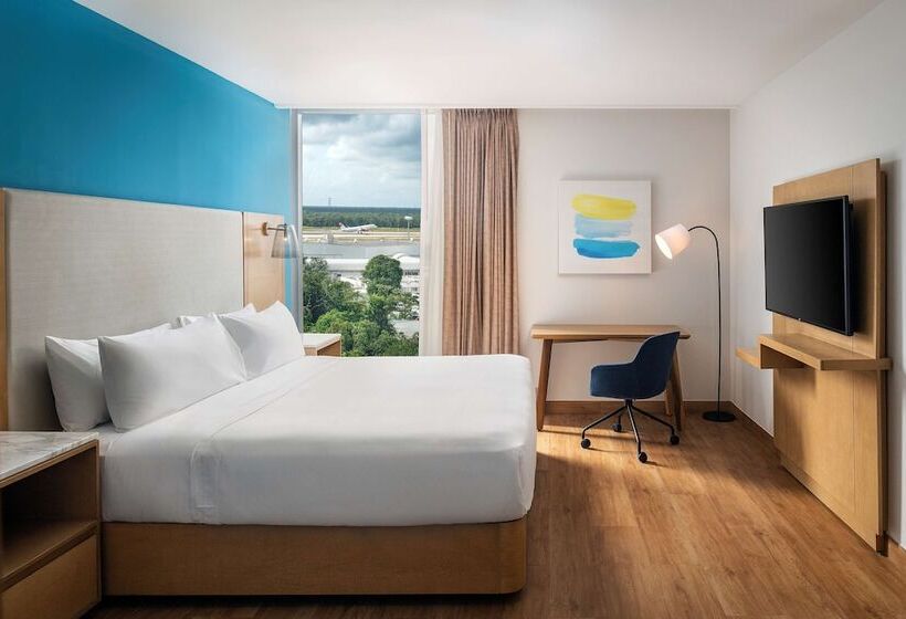 هتل Hilton Garden Inn Cancun Airport