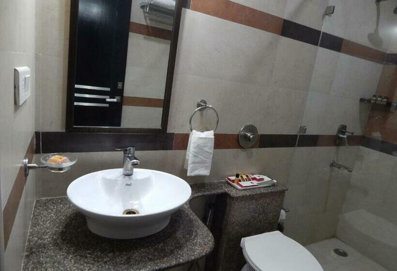 فندق The Marque By Luxus  In Mathura