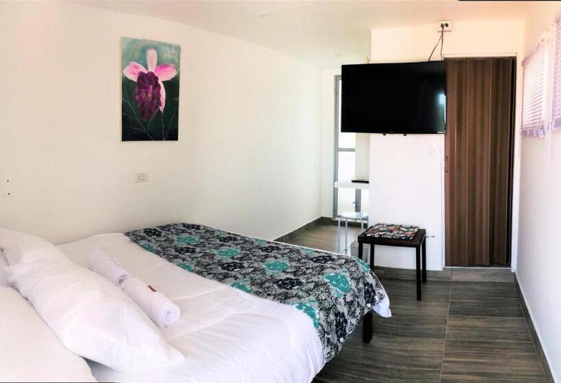פנסיון Hostal Bon Hábitat