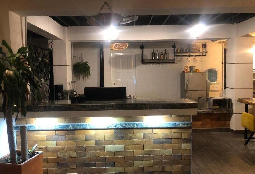 פנסיון Hostal Bon Hábitat