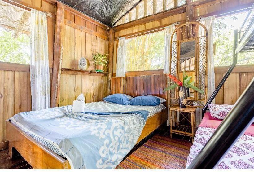 פנסיון Luminosa Uvita Hostel