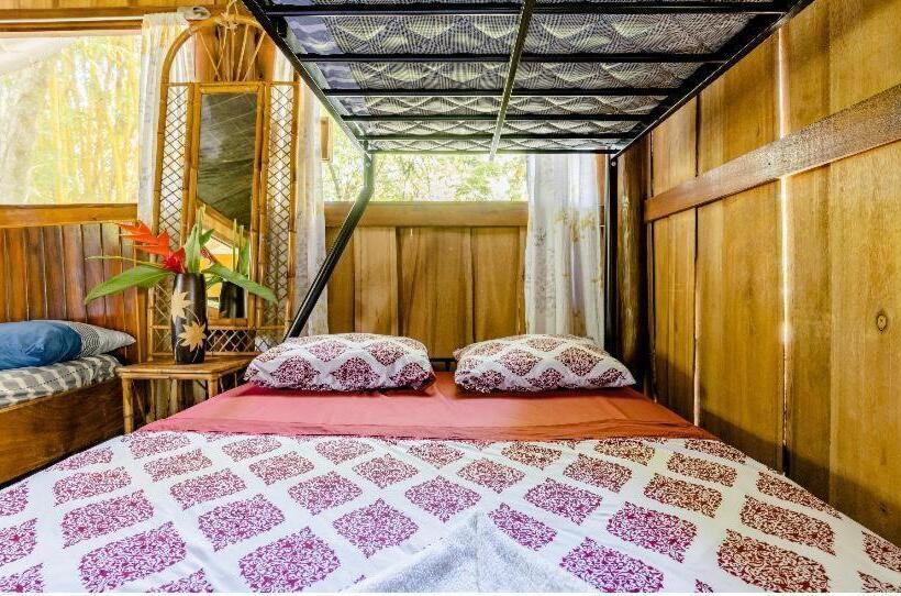 פנסיון Luminosa Uvita Hostel