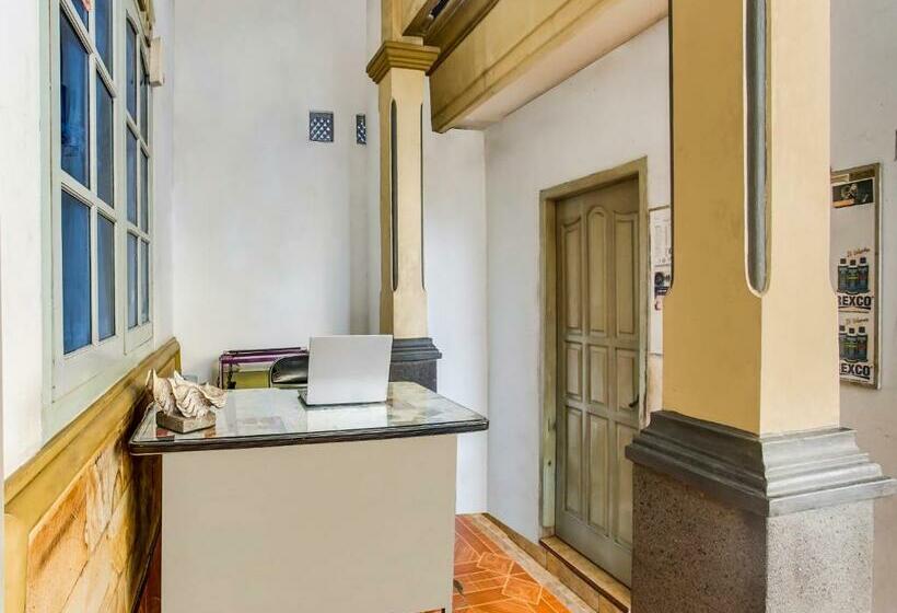 בית מלון כפרי Oyo 90771 Mess 19 Syariah