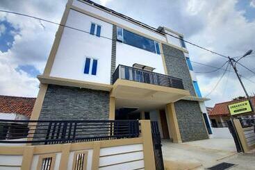 Urbanview Hotel Ephe Palembang