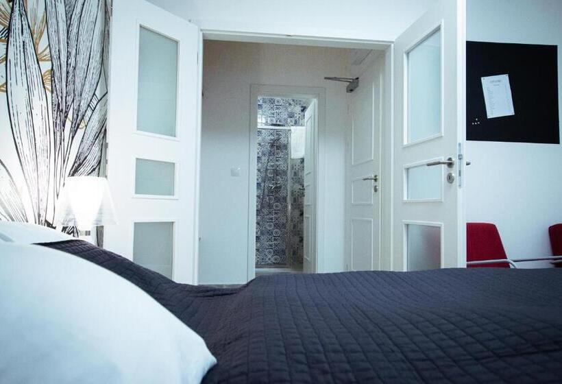 پانسیون Boutique Hotel U Zvonku