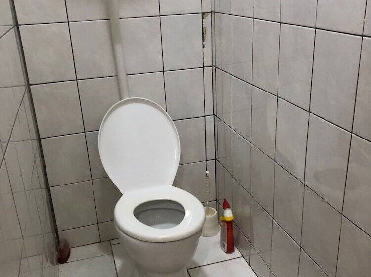 پانسیون Room In Guest Room   Logerthine Cambridge Suriname