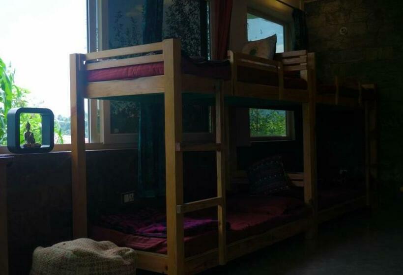 פנסיון Tatva Veda Homestay & Hostel
