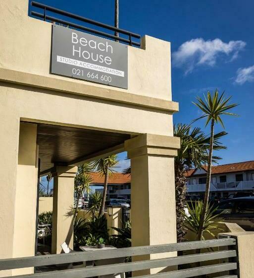 پانسیون Beach House Studios