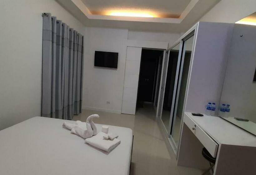 בית מלון כפרי Livewire Planet Suites