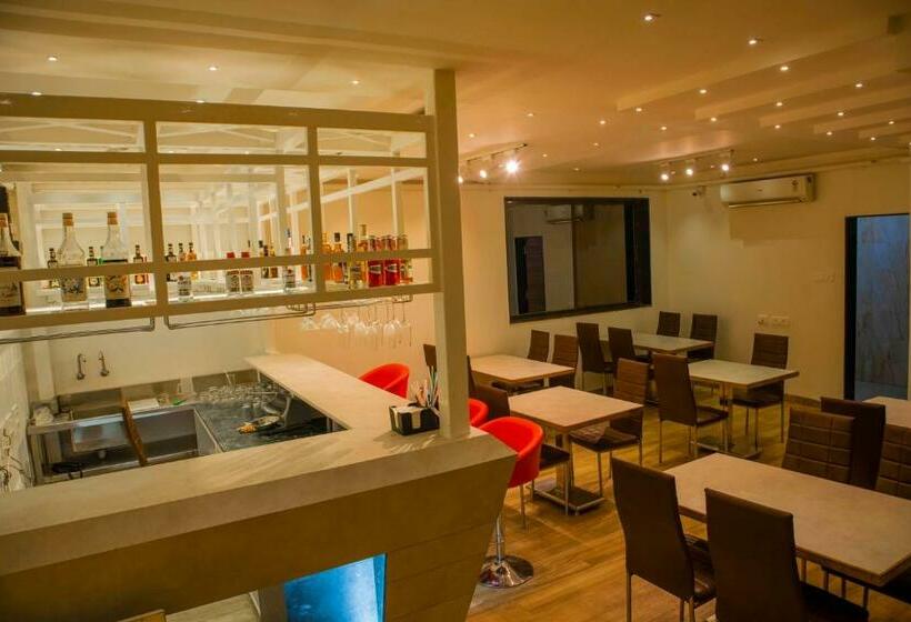 فندق Vedaa Holidays Resort