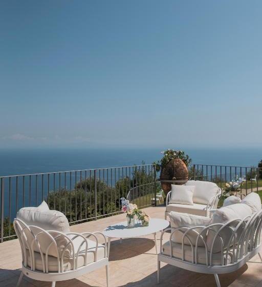 بنسيون La Rondinaia