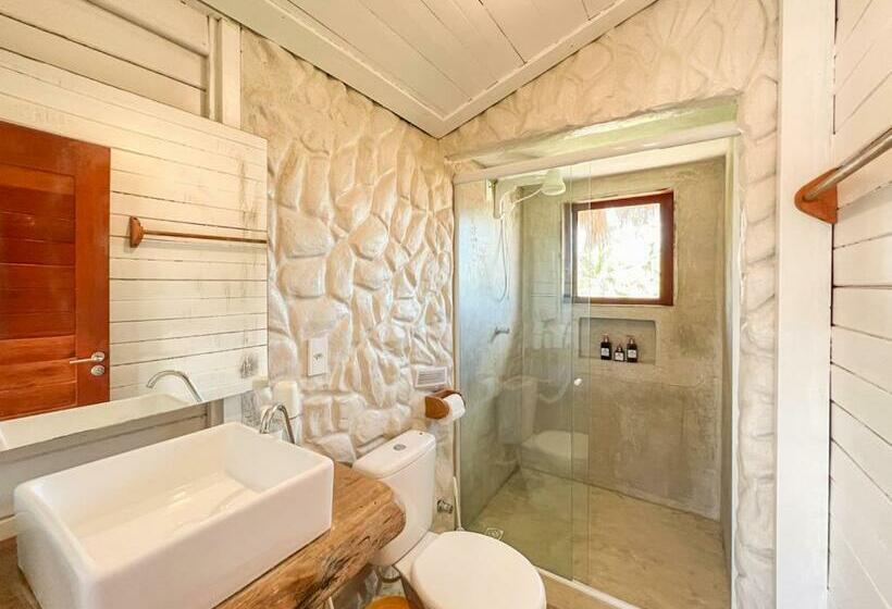 پانسیون Uba Village