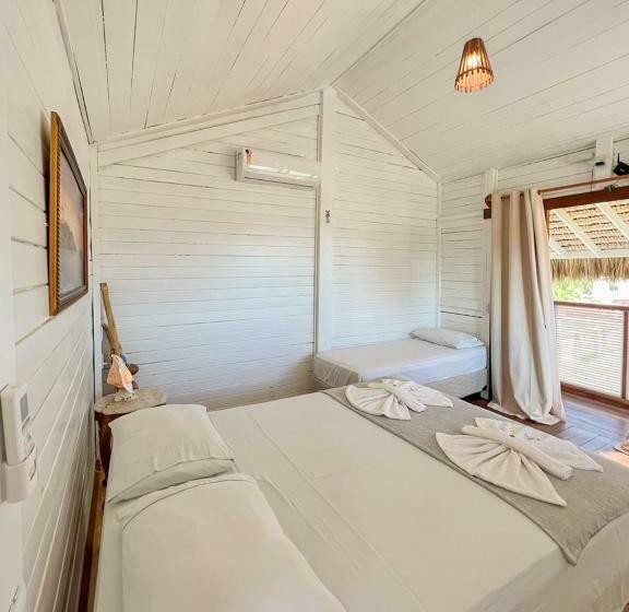 پانسیون Uba Village