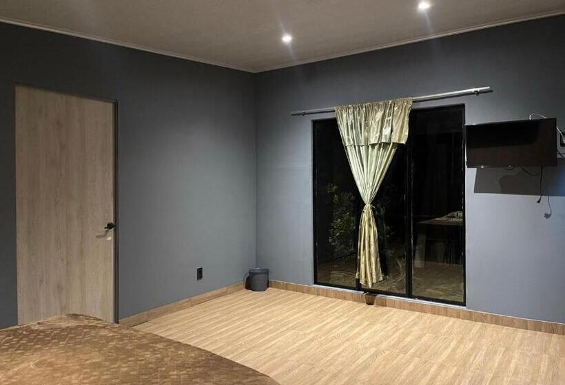 هاستل Alex Country House