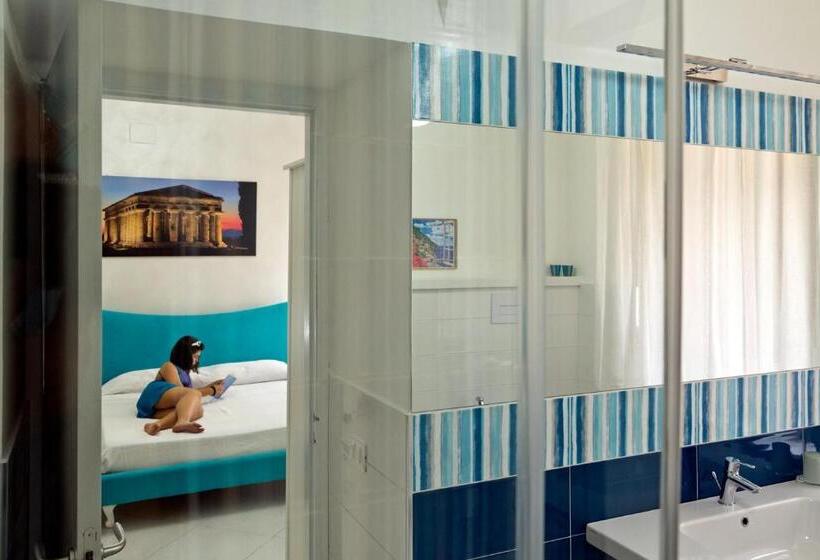 تختخواب و صبحانه La Terrazza Dei Tramonti