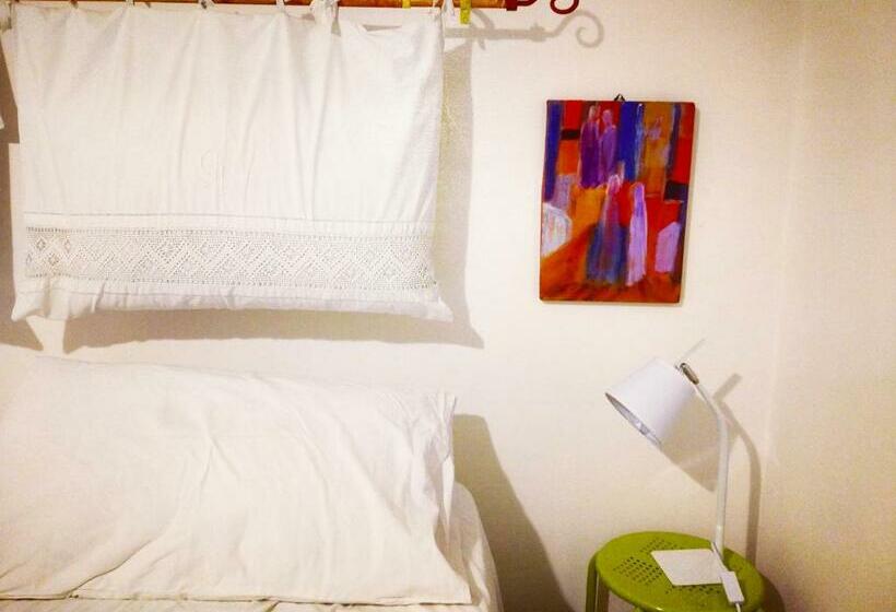 تختخواب و صبحانه Amariglio Apartment